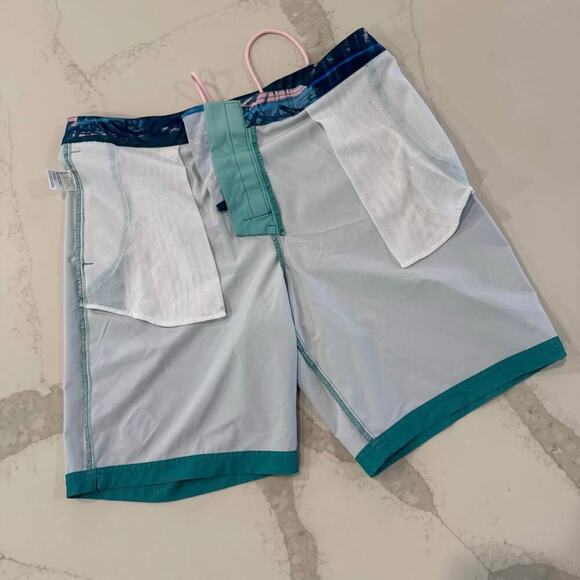 American Eagle Blue Ombré Swim Trunks Men’s Large Board Shorts Summer Vacation - Picture 10 of 10